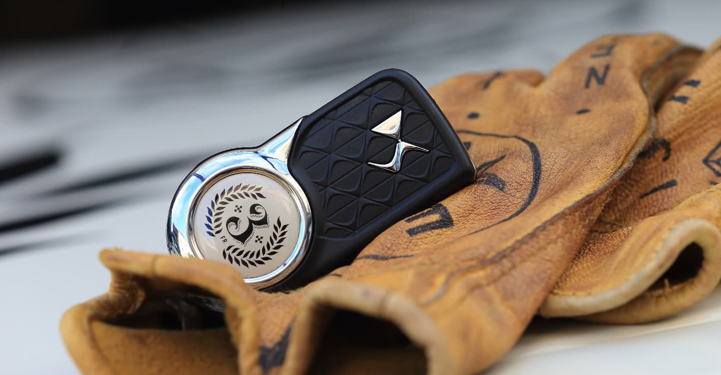 Detailed roof livery design - Custom motorcycle culture aesthetics for DS Automobiles.