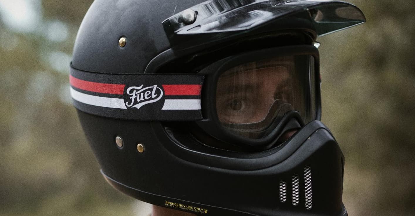 Concept-driven brand positioning through bespoke visual and graphic solutions.